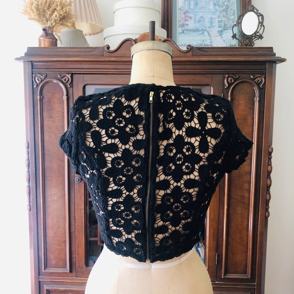 NWOT Black Lace Crop Top - Picture 2 of 9